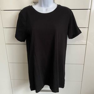 Zenana Outfitters black t shirt